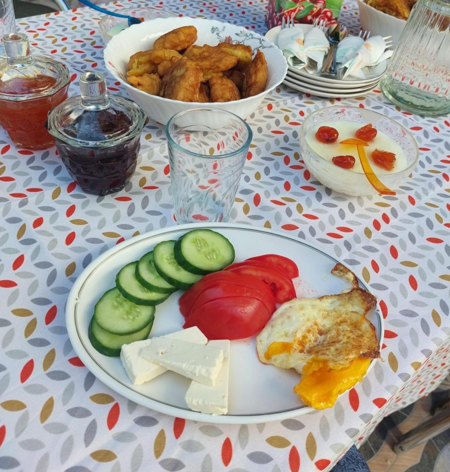 Guest House Flowers Μπεράτ Εξωτερικό φωτογραφία