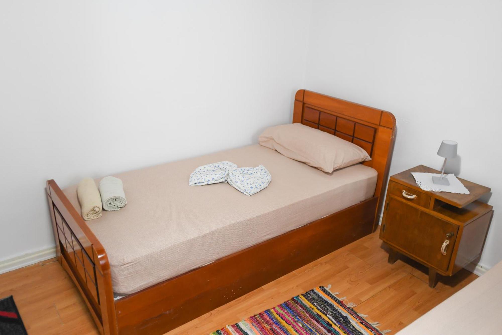 Guest House Flowers Μπεράτ Εξωτερικό φωτογραφία