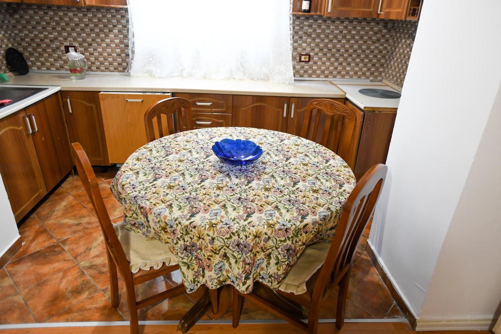 Guest House Flowers Μπεράτ Εξωτερικό φωτογραφία